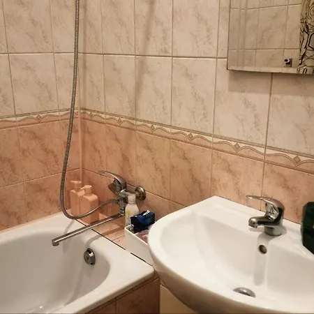 In The Center * לבוב